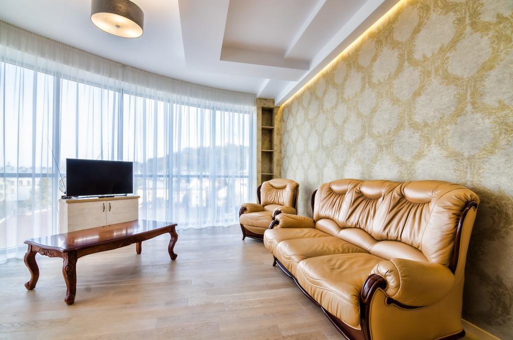 Leogrand Apartments Z Panoramoyu Lvova Eksteriør bilde